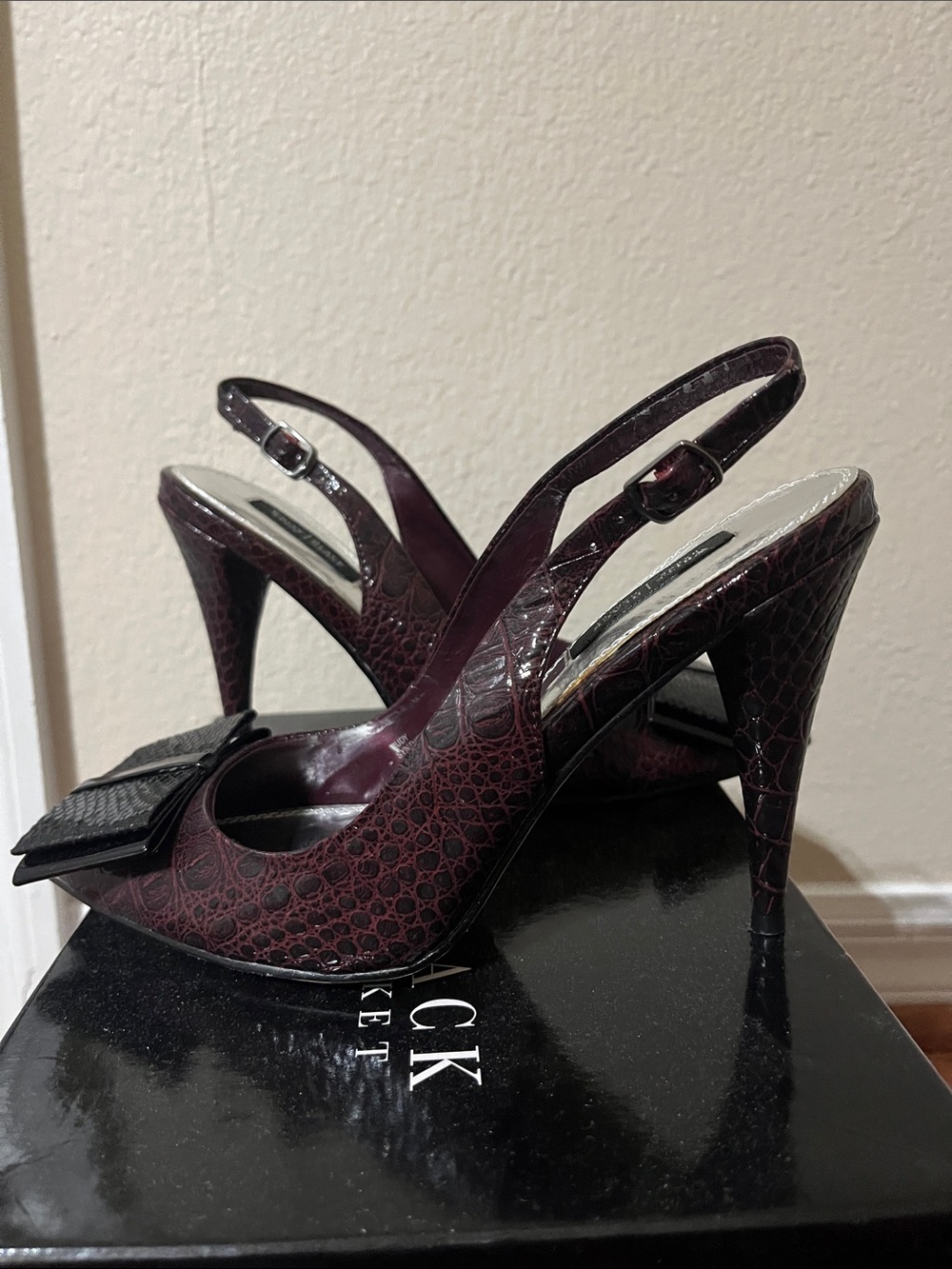 White House Black Market Burgundy Croc-Embossed Pointed Slingback Heels with Bow